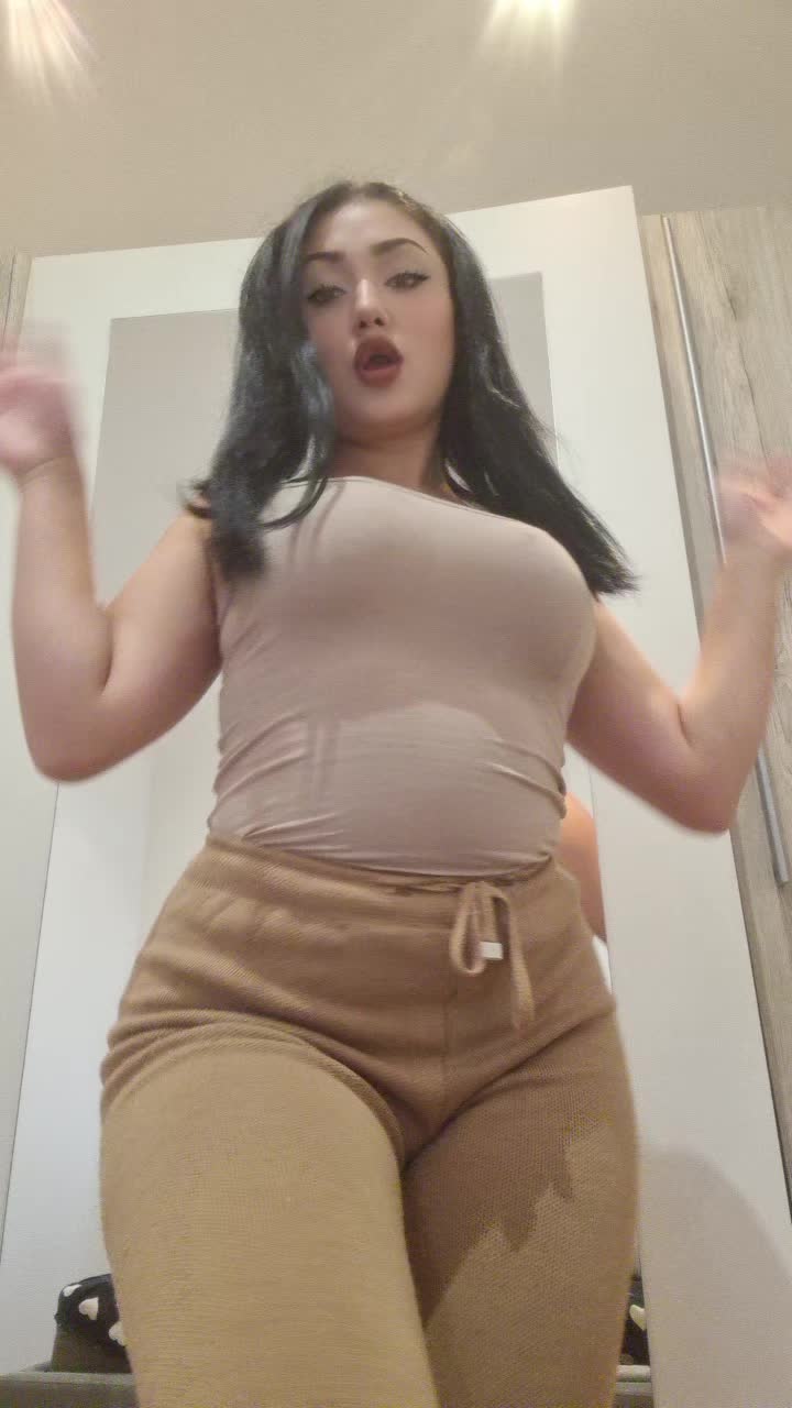 @karlascumpika