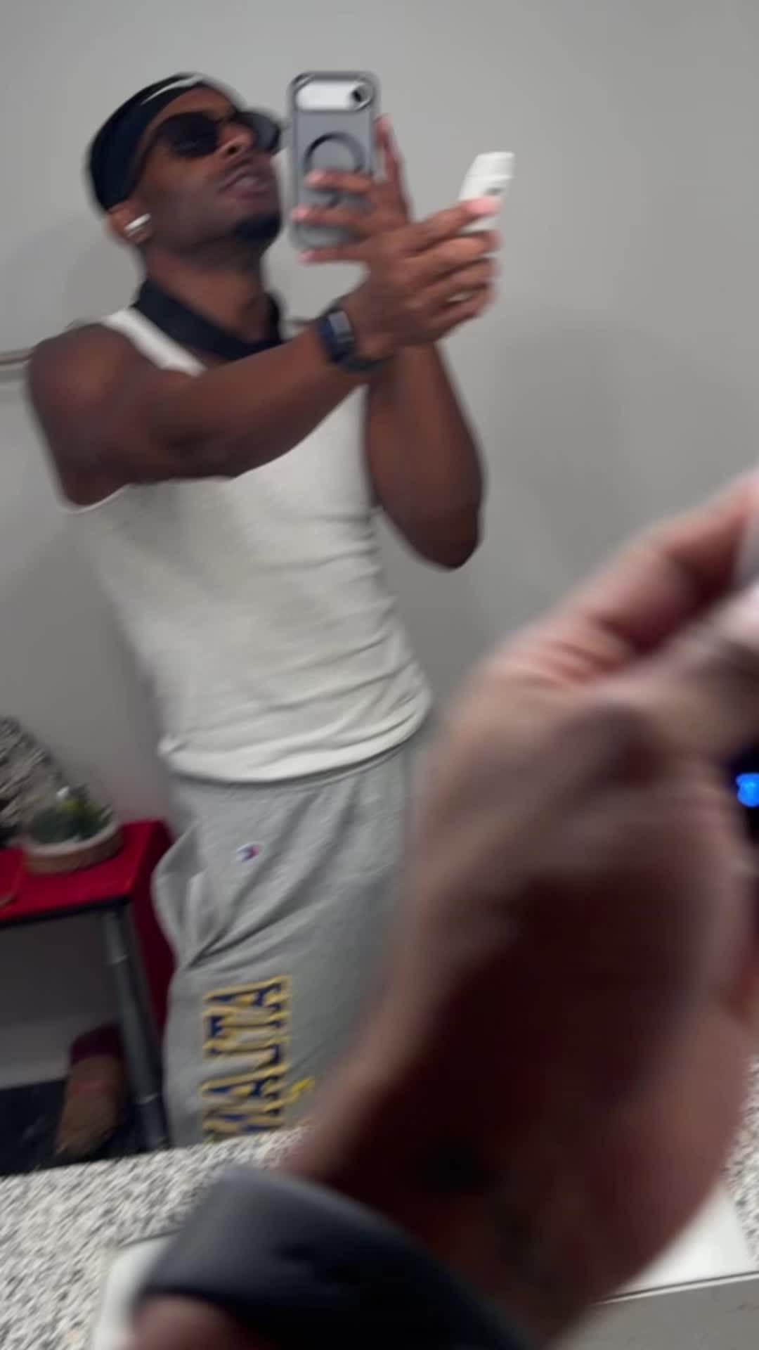 @foreverrnike