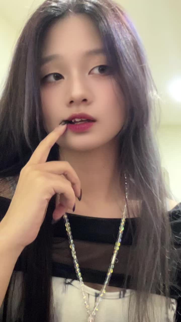 @雯雯💜你的一眼萬年🌙(₂₀)