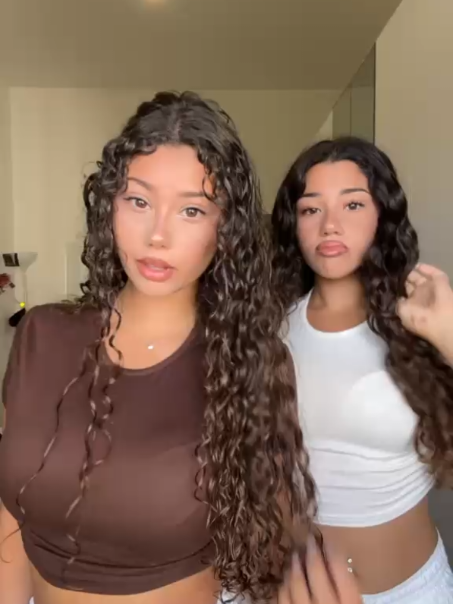 @asi&uacute;