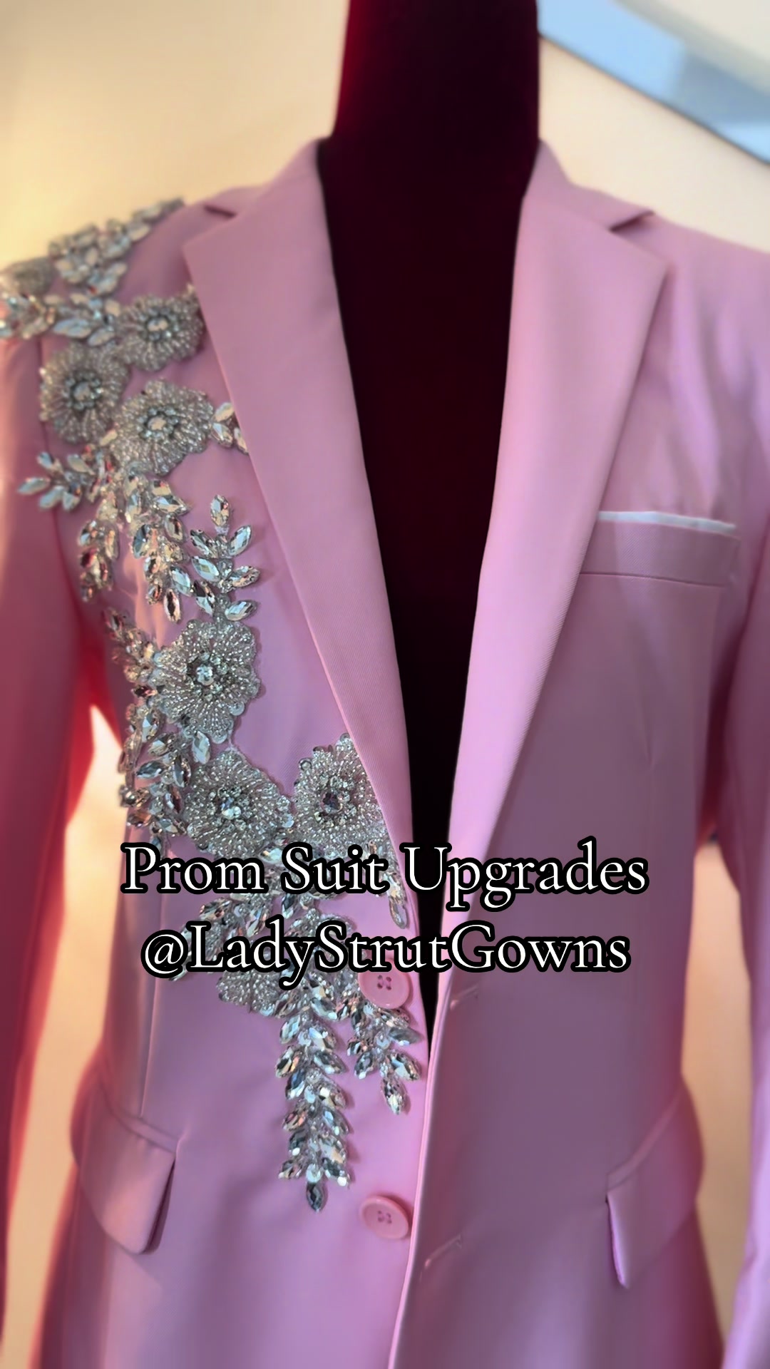 @LadyStrutGowns