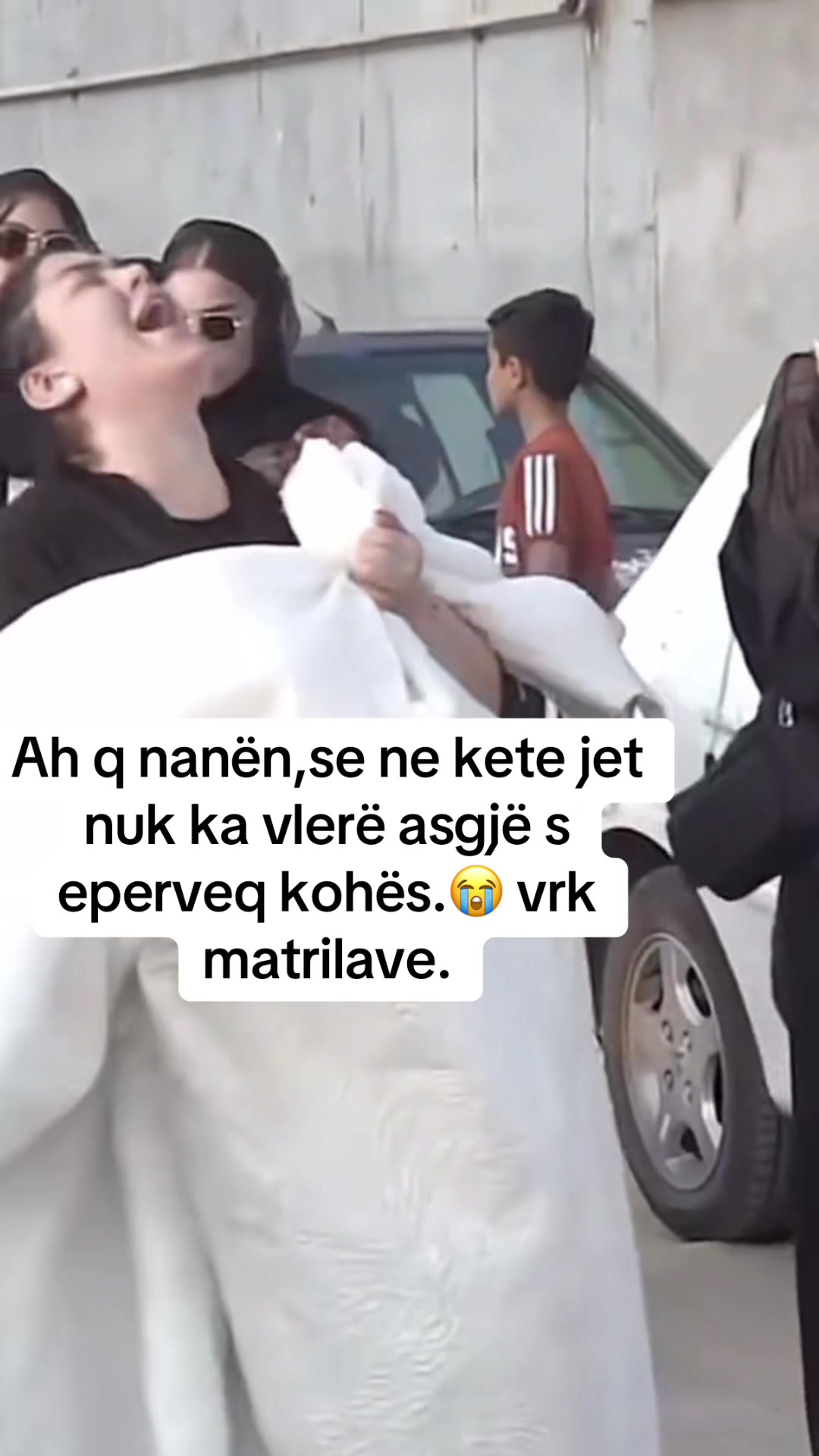 @Vdes per këto te dyja😻😻