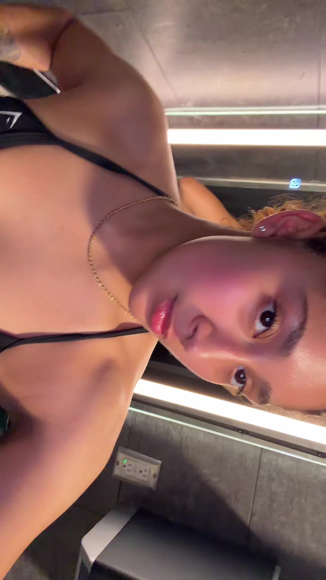 @karissafit