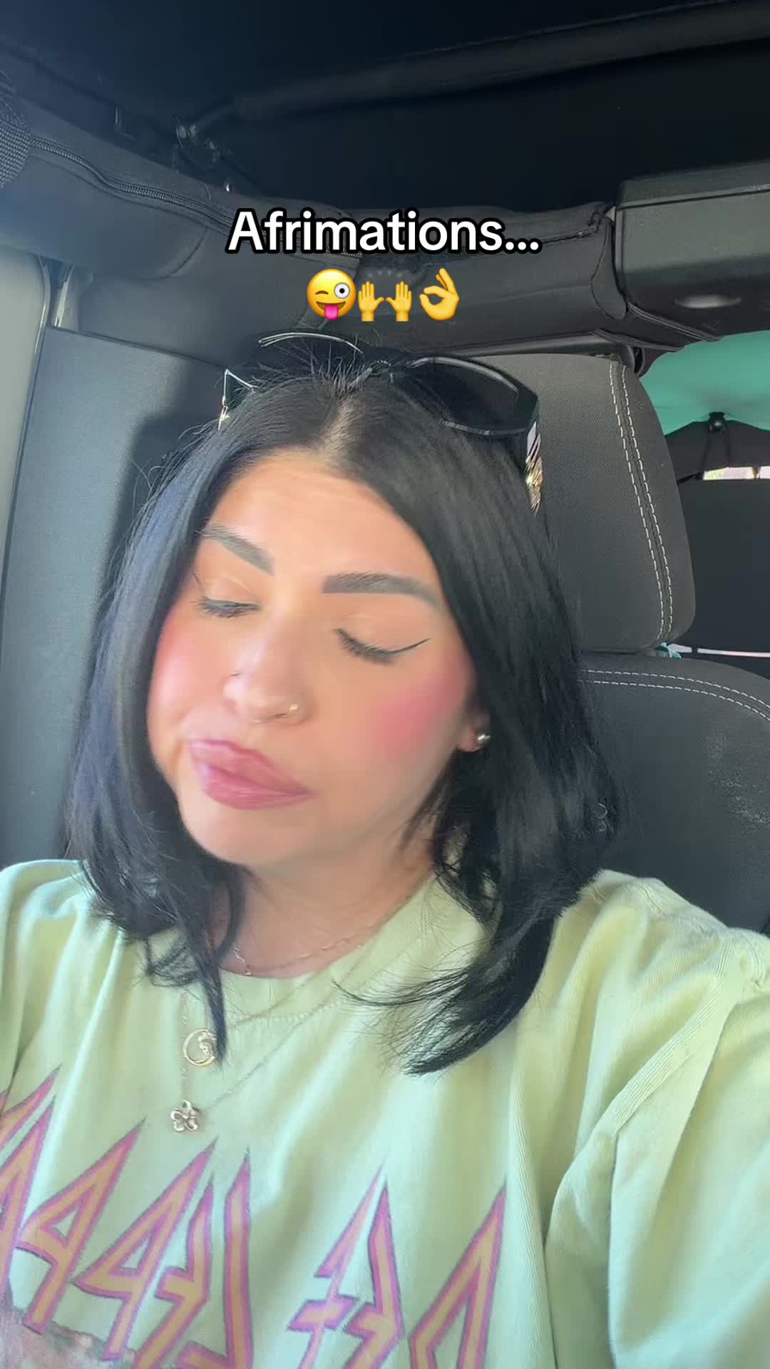 @mel_a_knee3