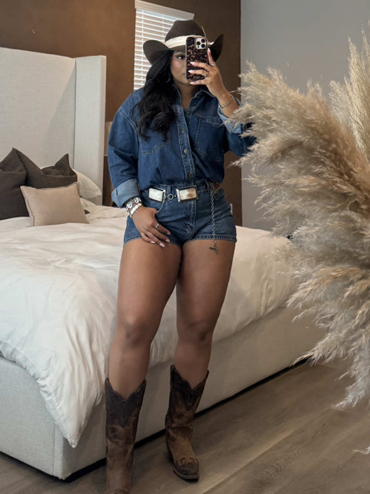 @causeimcourtney_
