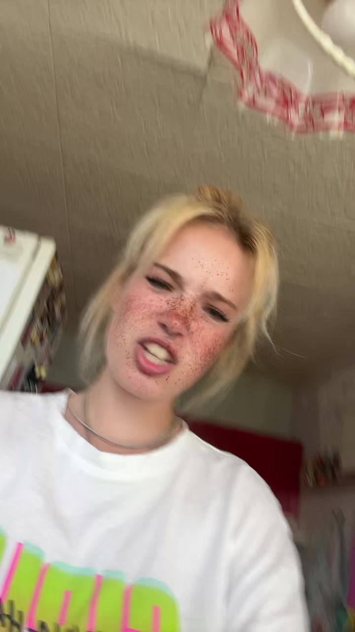 @Prostě normal holka