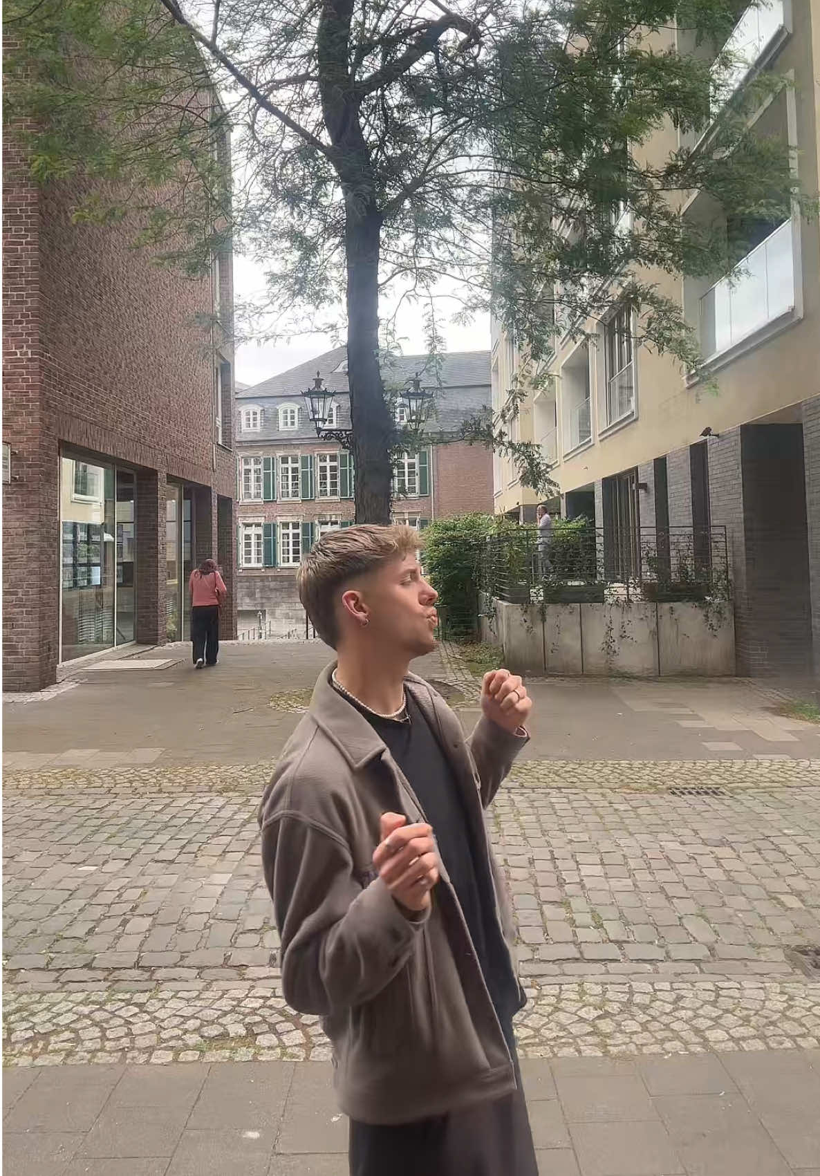 @jonas paul