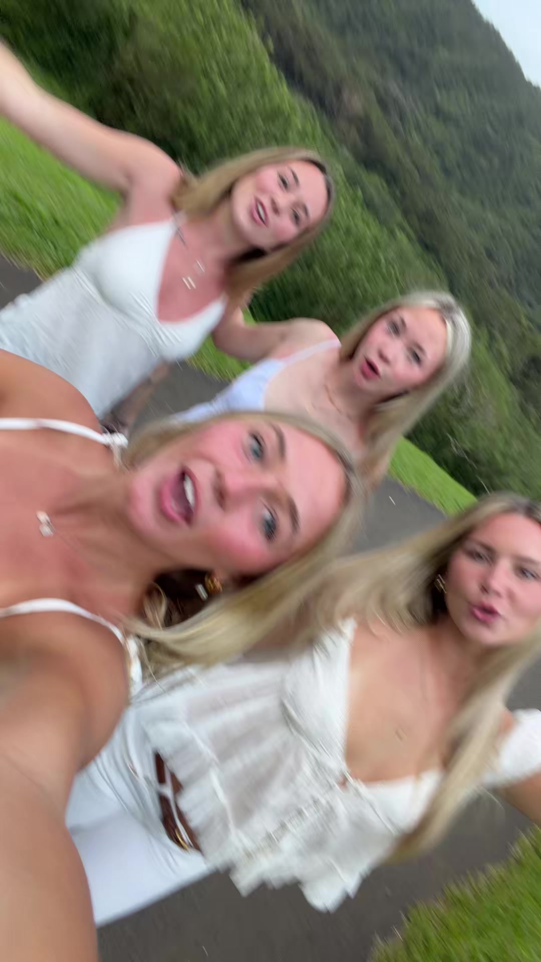 @chloecallison
