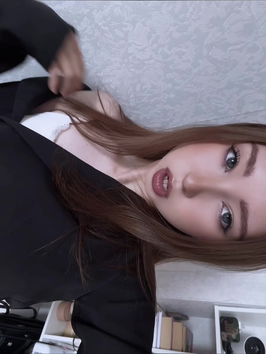 @vixxxi
