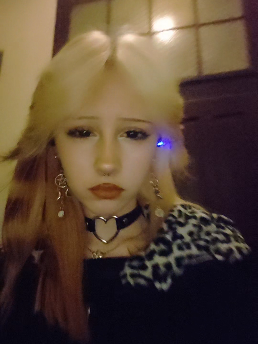@<3