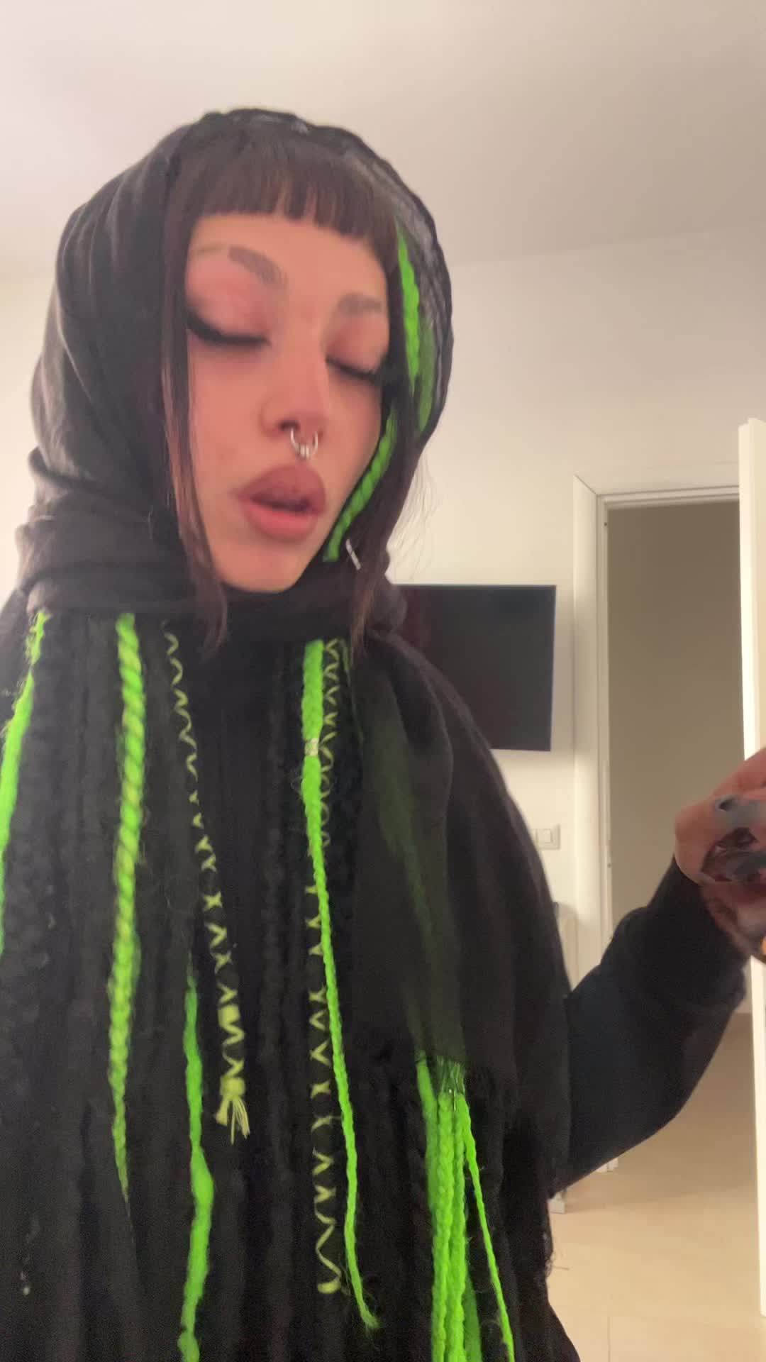 @lucertolona