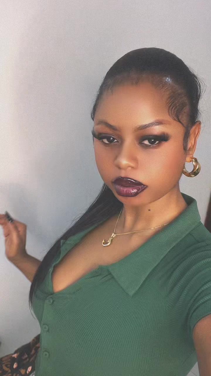 @Angelaa