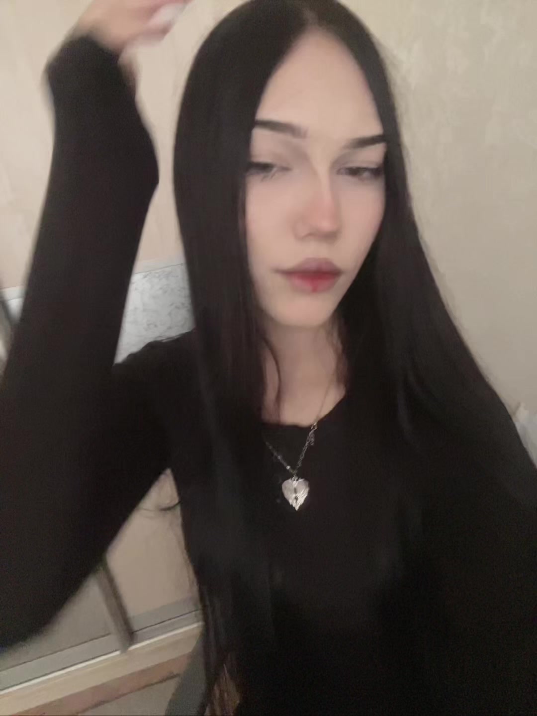 @༺༒༻