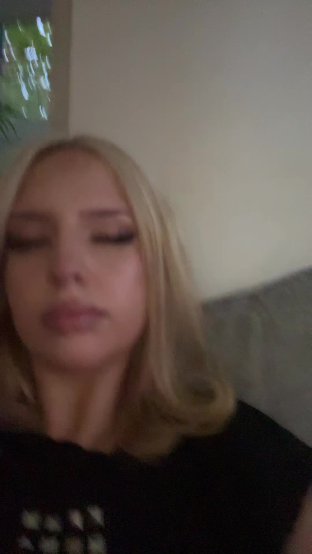 @️
