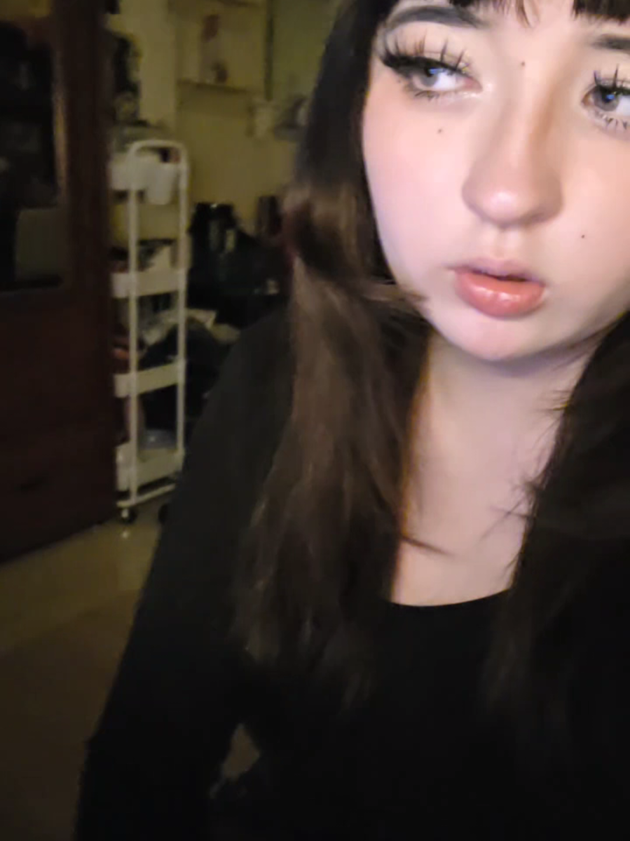 @>_< Ry