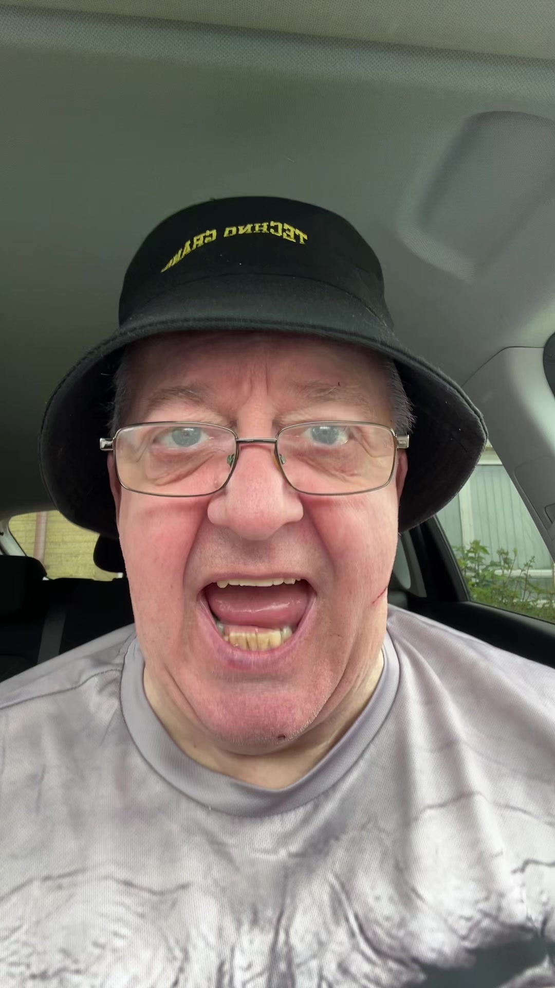 @TECHNO GRANDAD