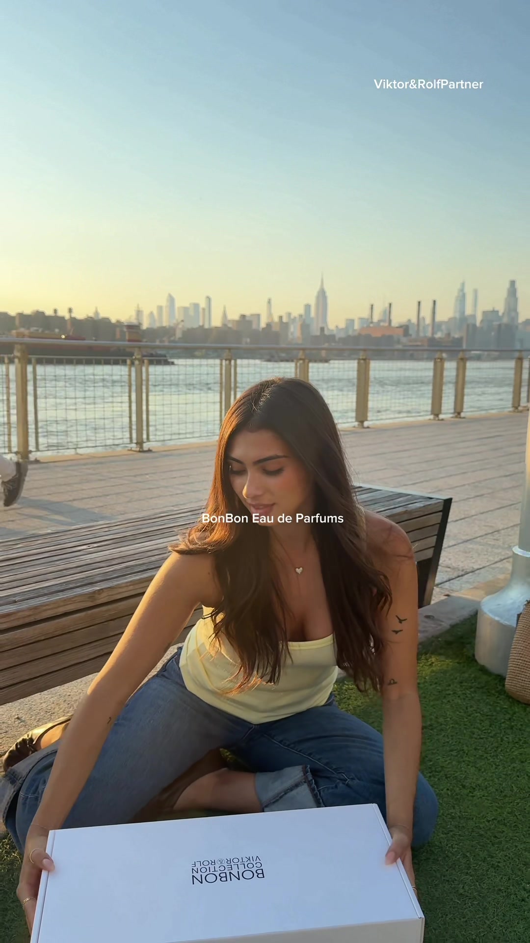 @Bella