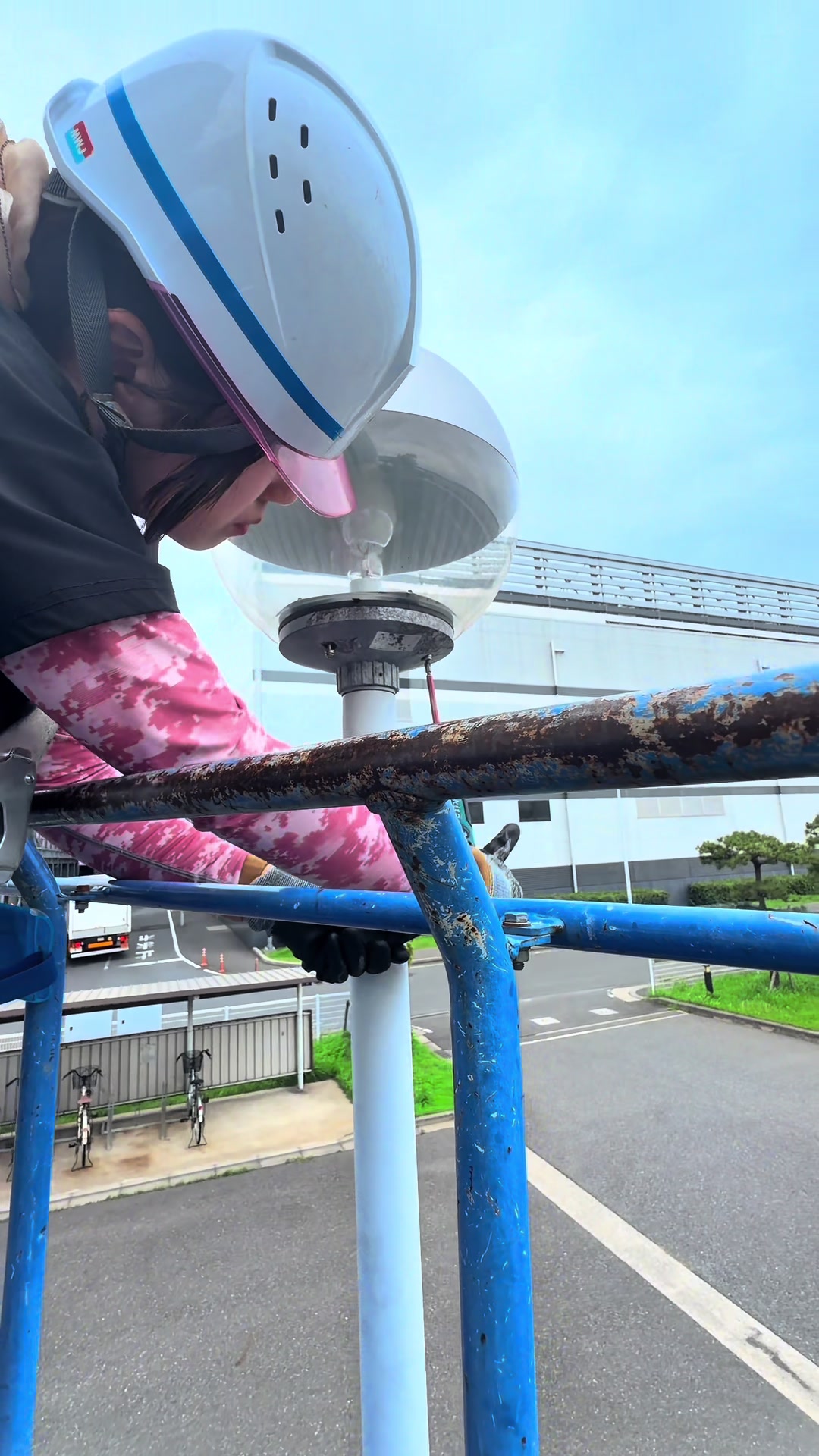 @歌舞伎町に花咲く電工女子達|電気工事|光の世界