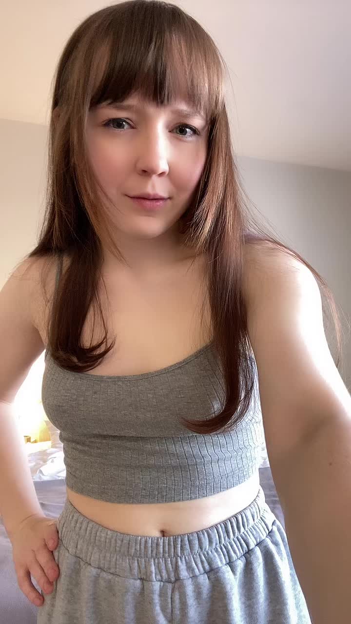 @RealMira_xo