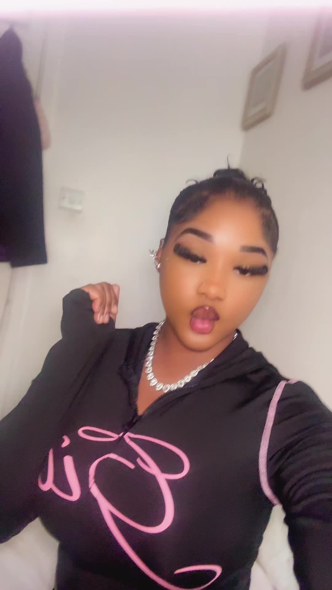@risadollxo