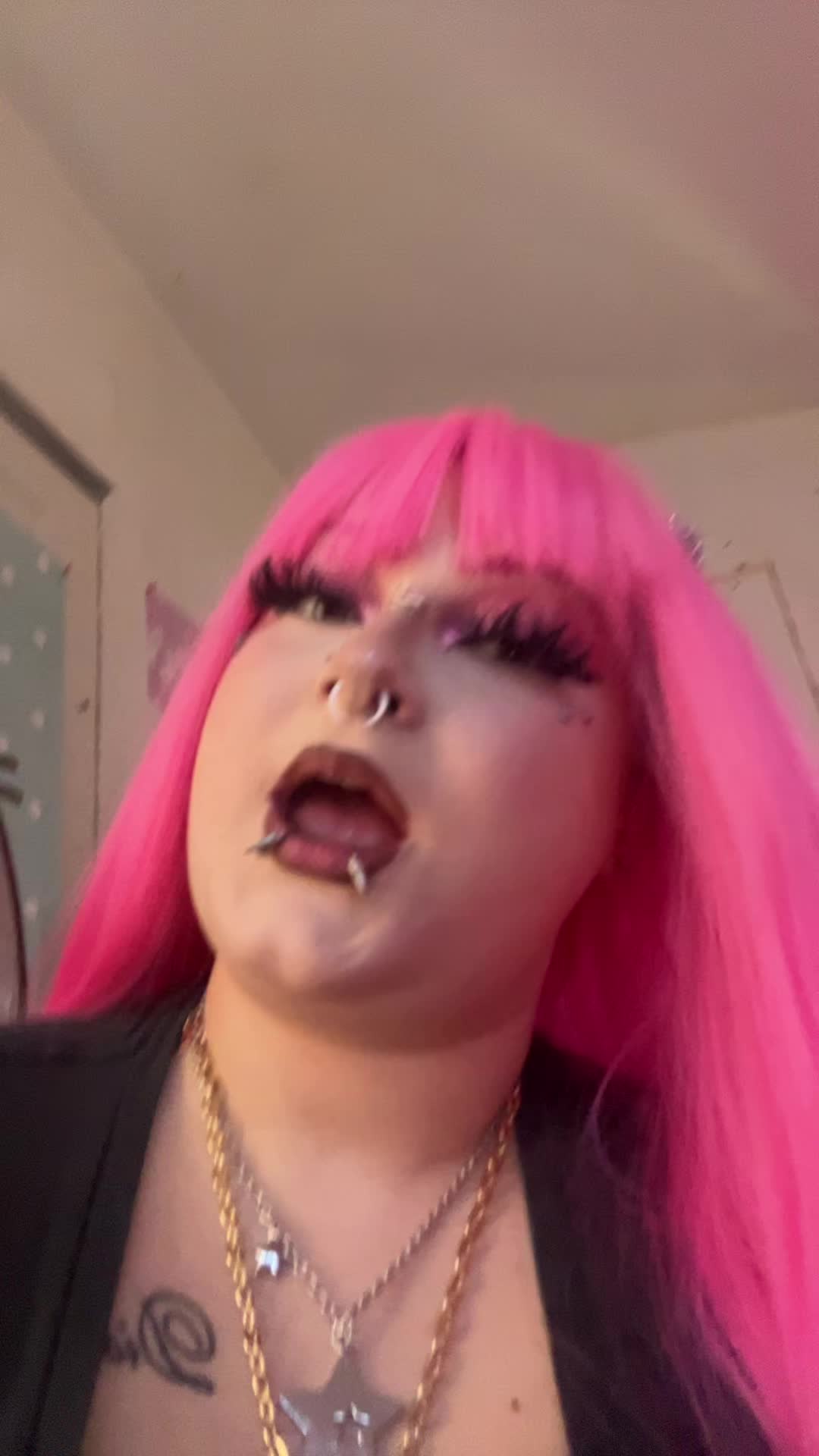@Qu33fqueen