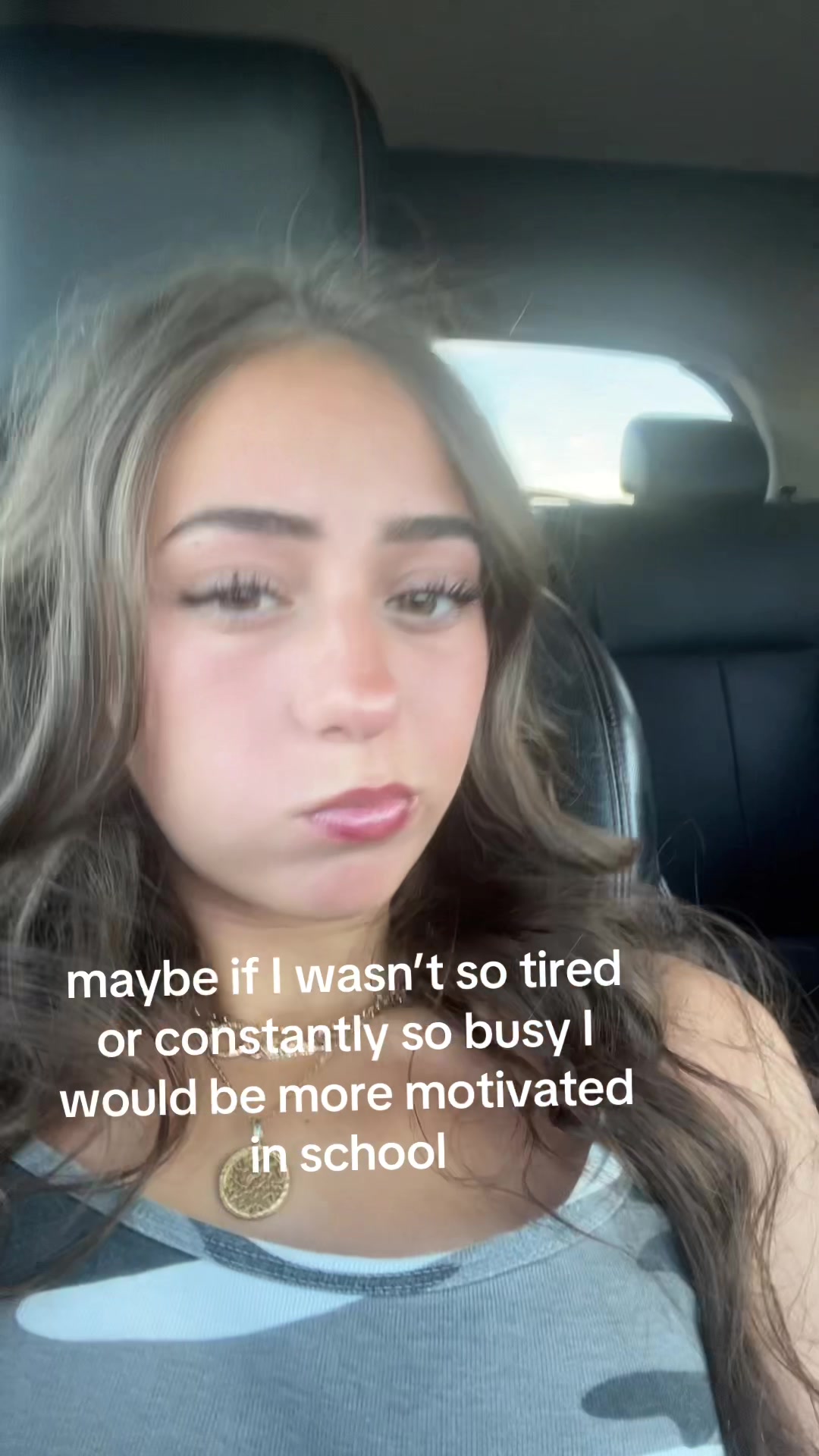 @🦦