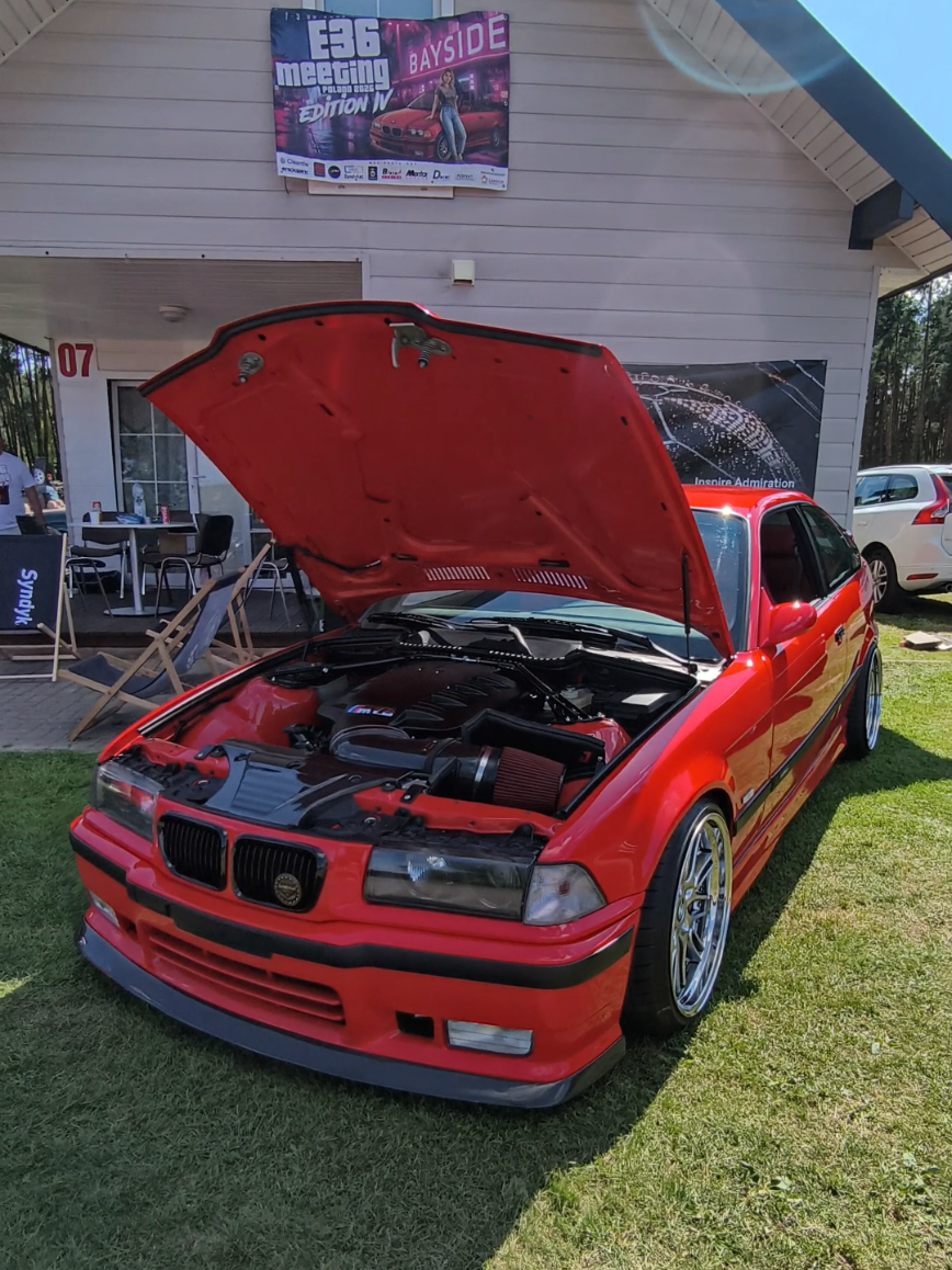 @Monia_E30