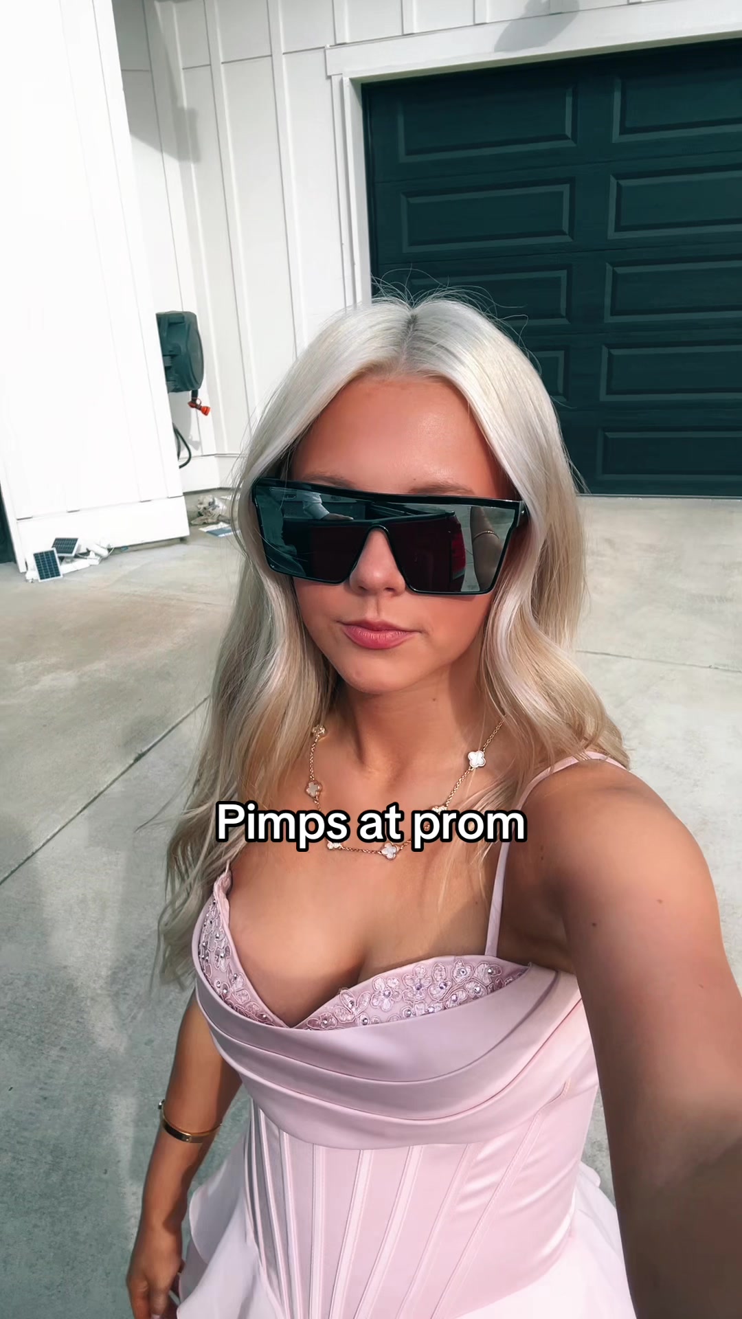 @AVA