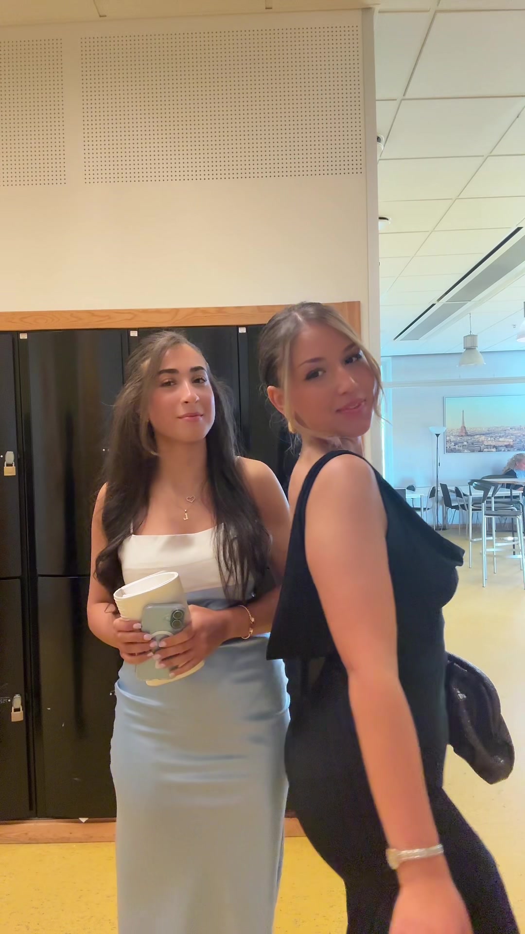 @👀
