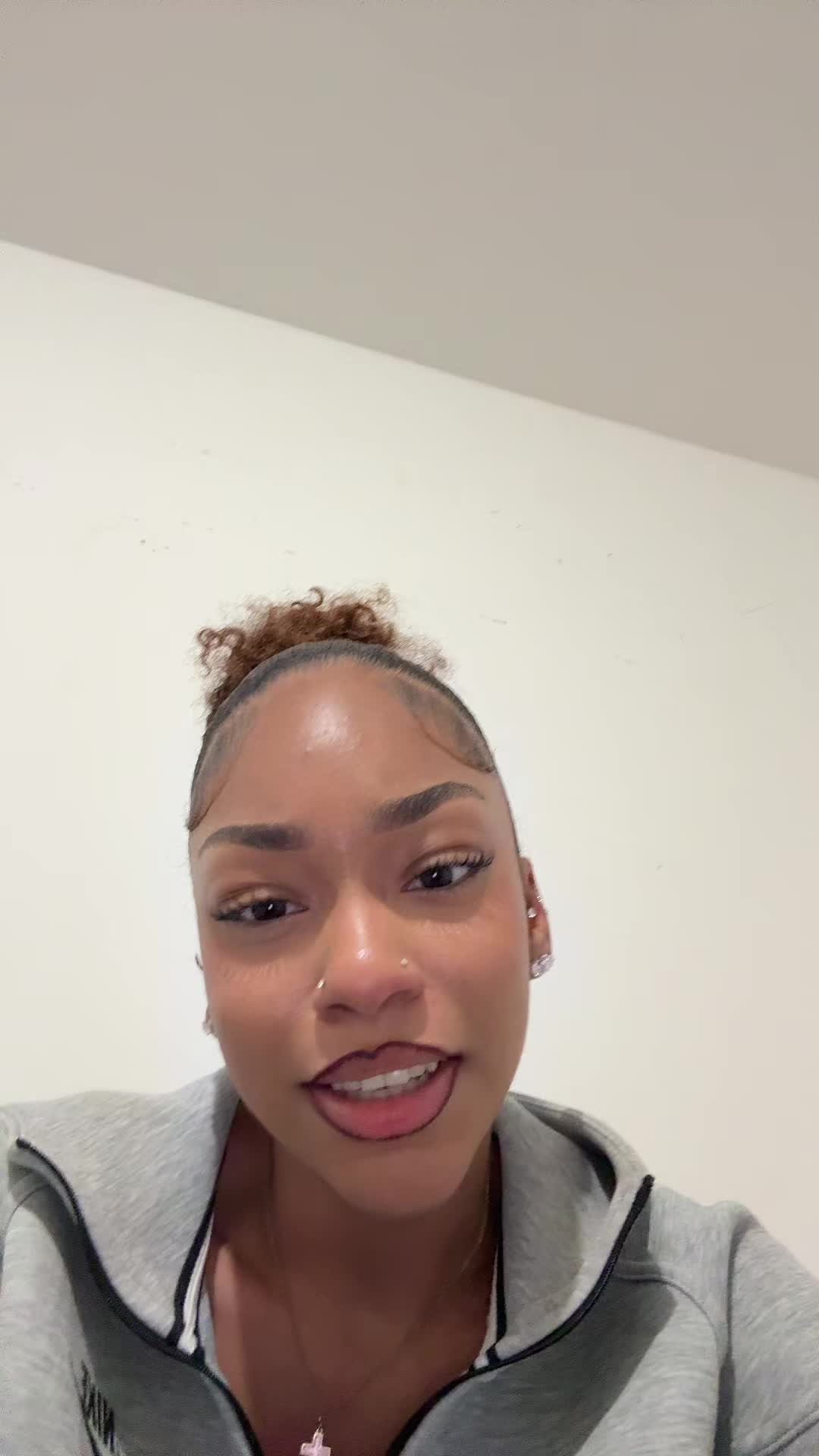 @𝒜𝓃𝒶𝒾𝓈