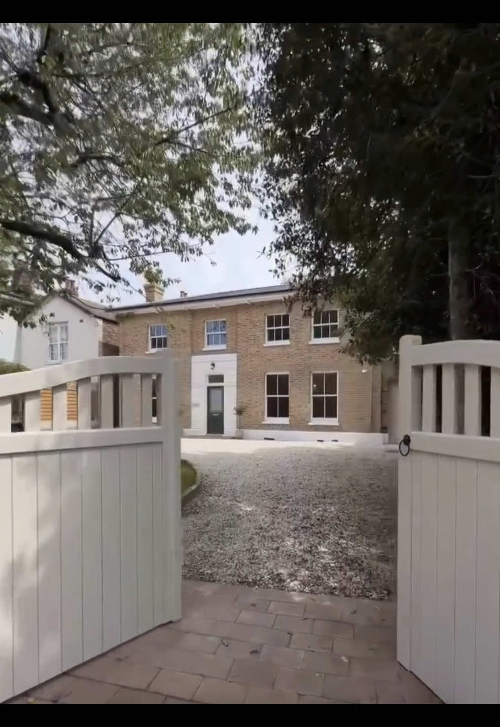 @millionairehomesuk