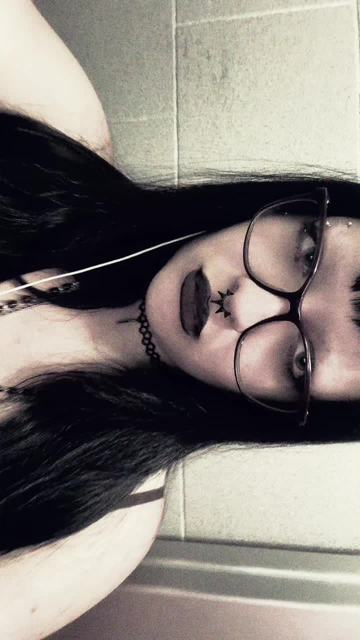 @_ddeadgirl