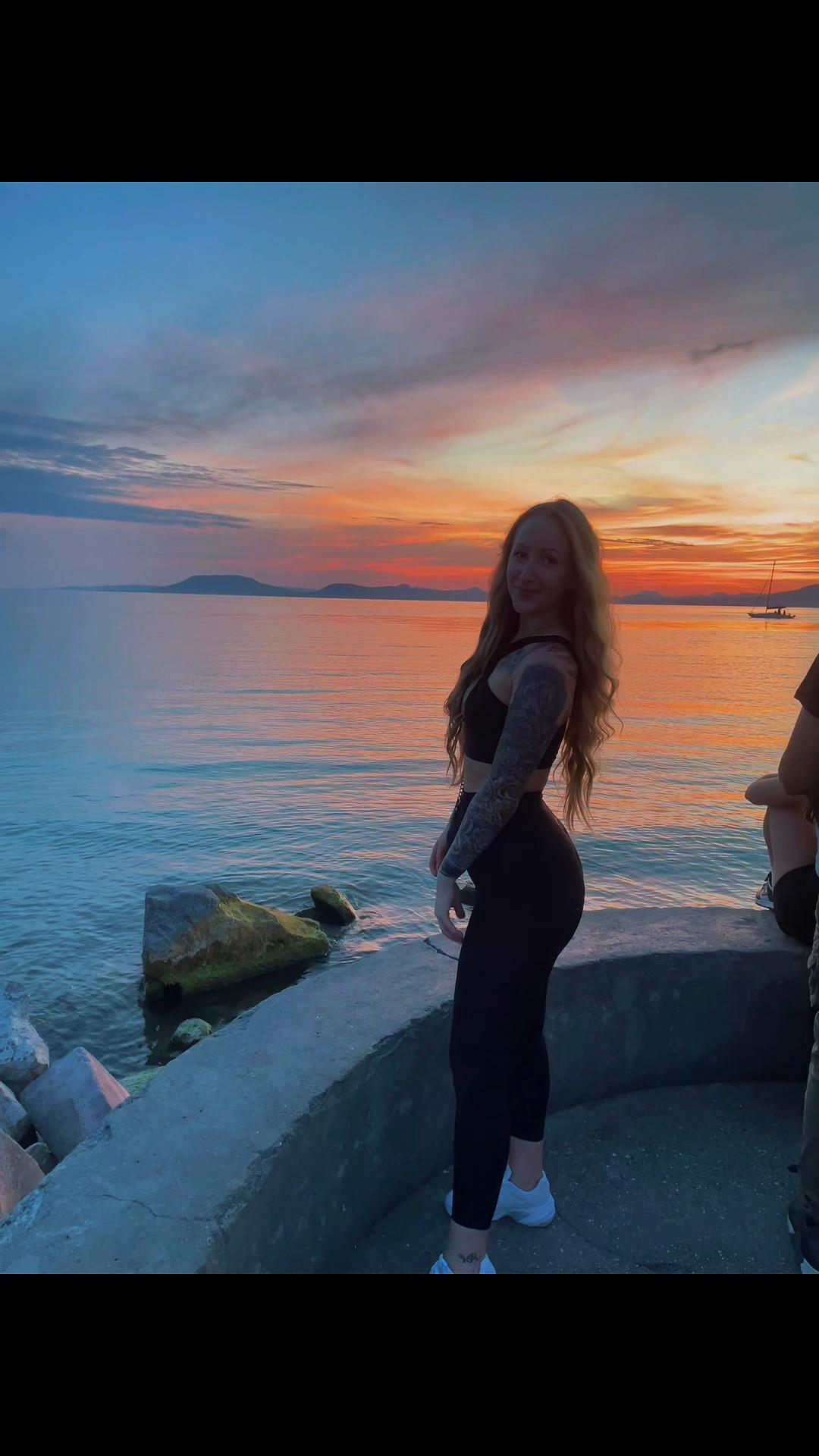 @VernerVargaVikt&oacute;ria
