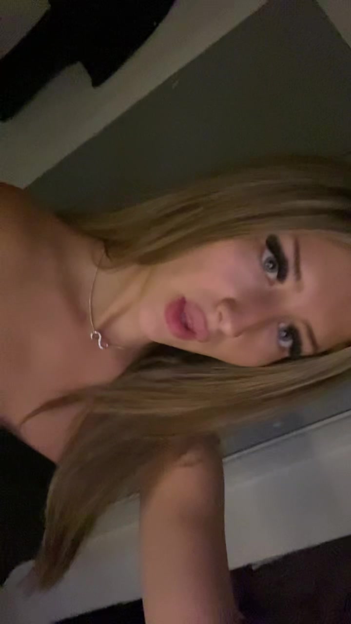 @😚