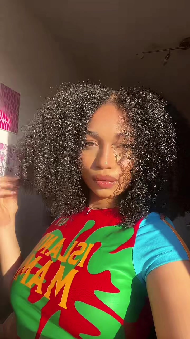 @vivianacappaii