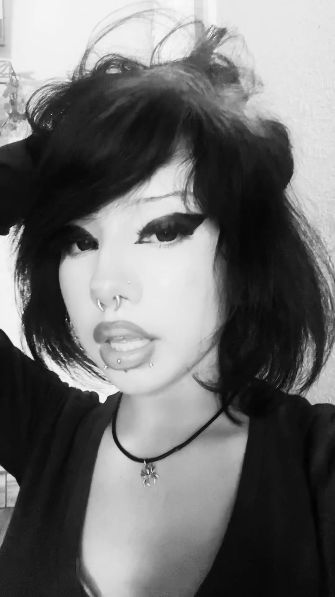 @putmeinahearsee