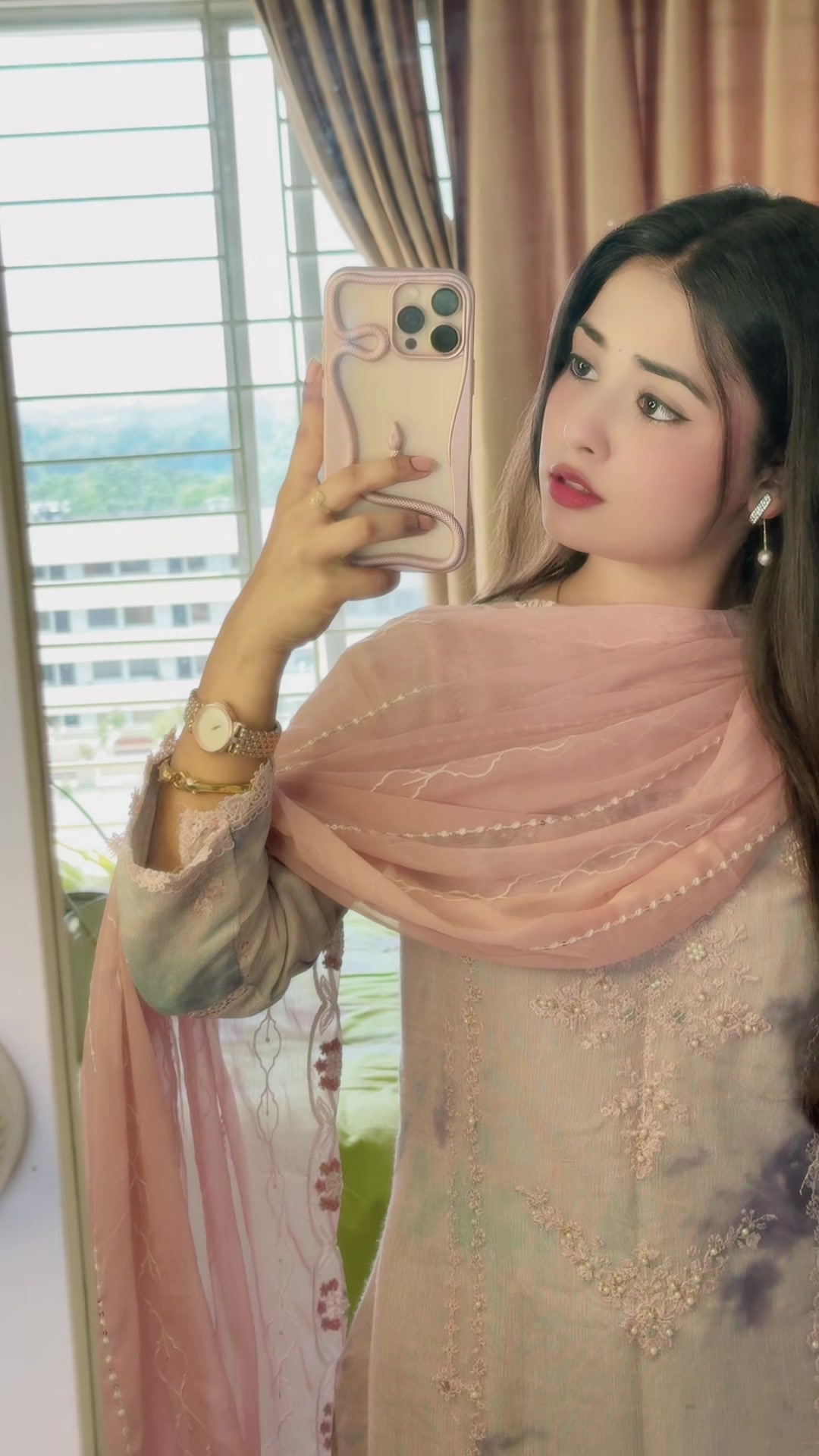 @✨RîYA💐