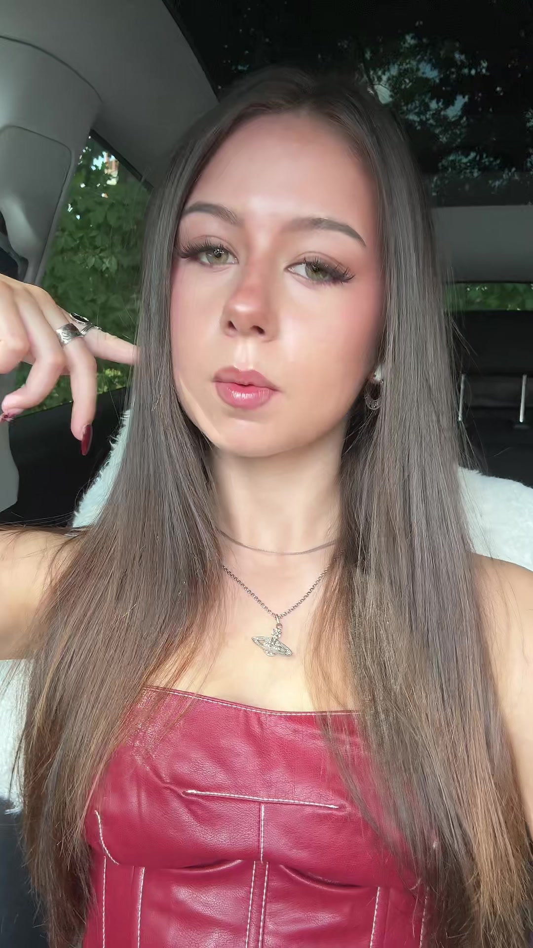 @lolarae