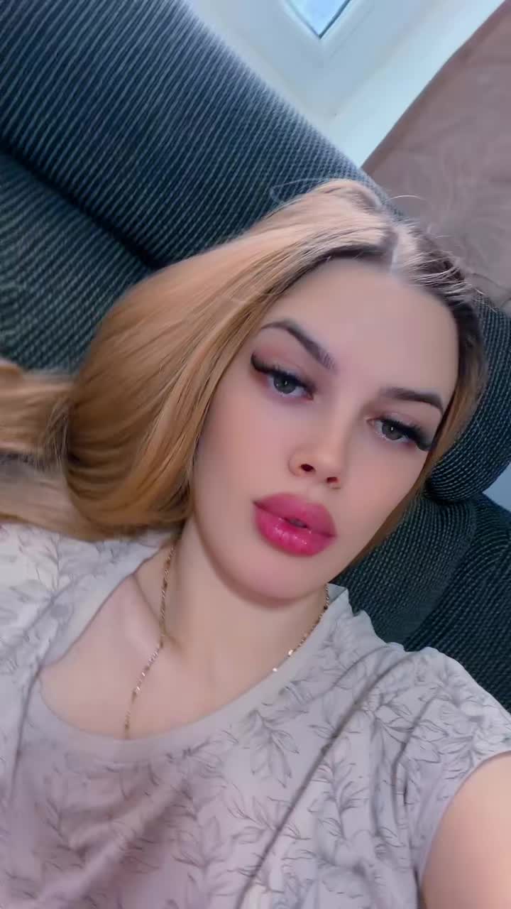 @Larisa AL