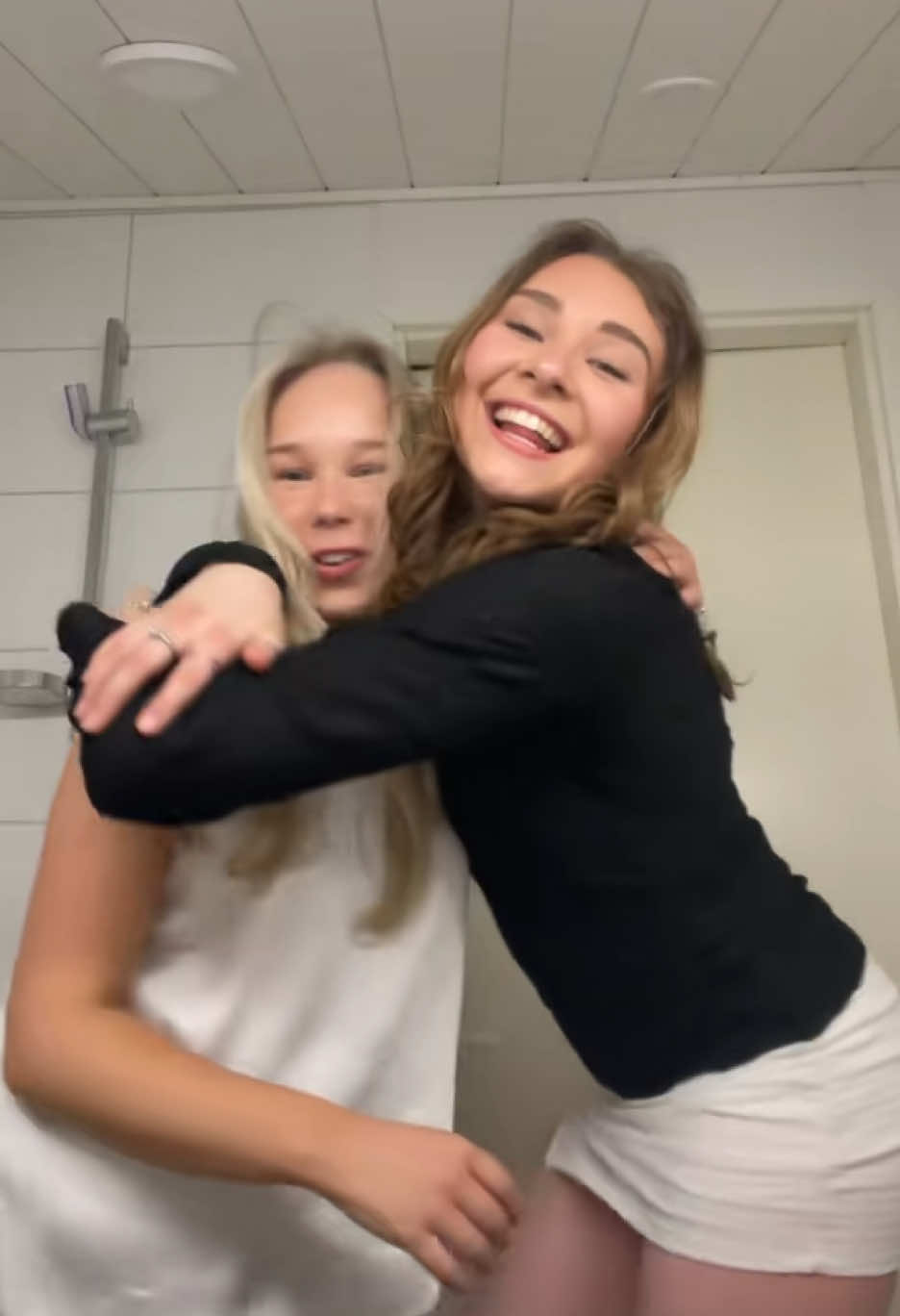 @Emmi