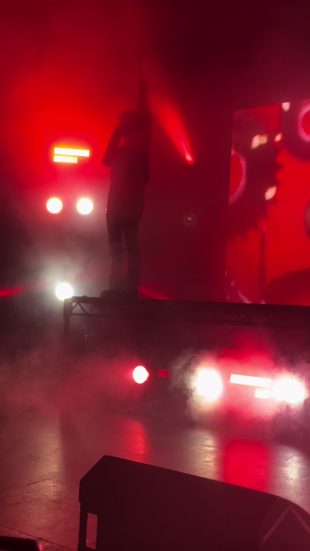 @𝔢 𝔩 𝔩 𝔦 𝔰  ✱ &dagger;