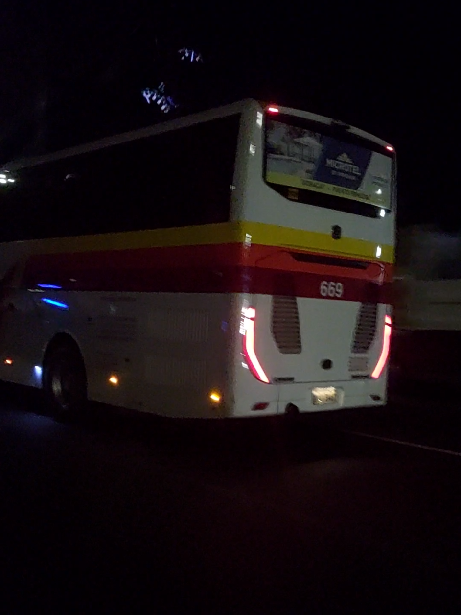 @𝘊𝘢𝘭𝘦𝘣🛩🚍𝘚𝘱𝘰𝘵𝘵𝘦𝘳