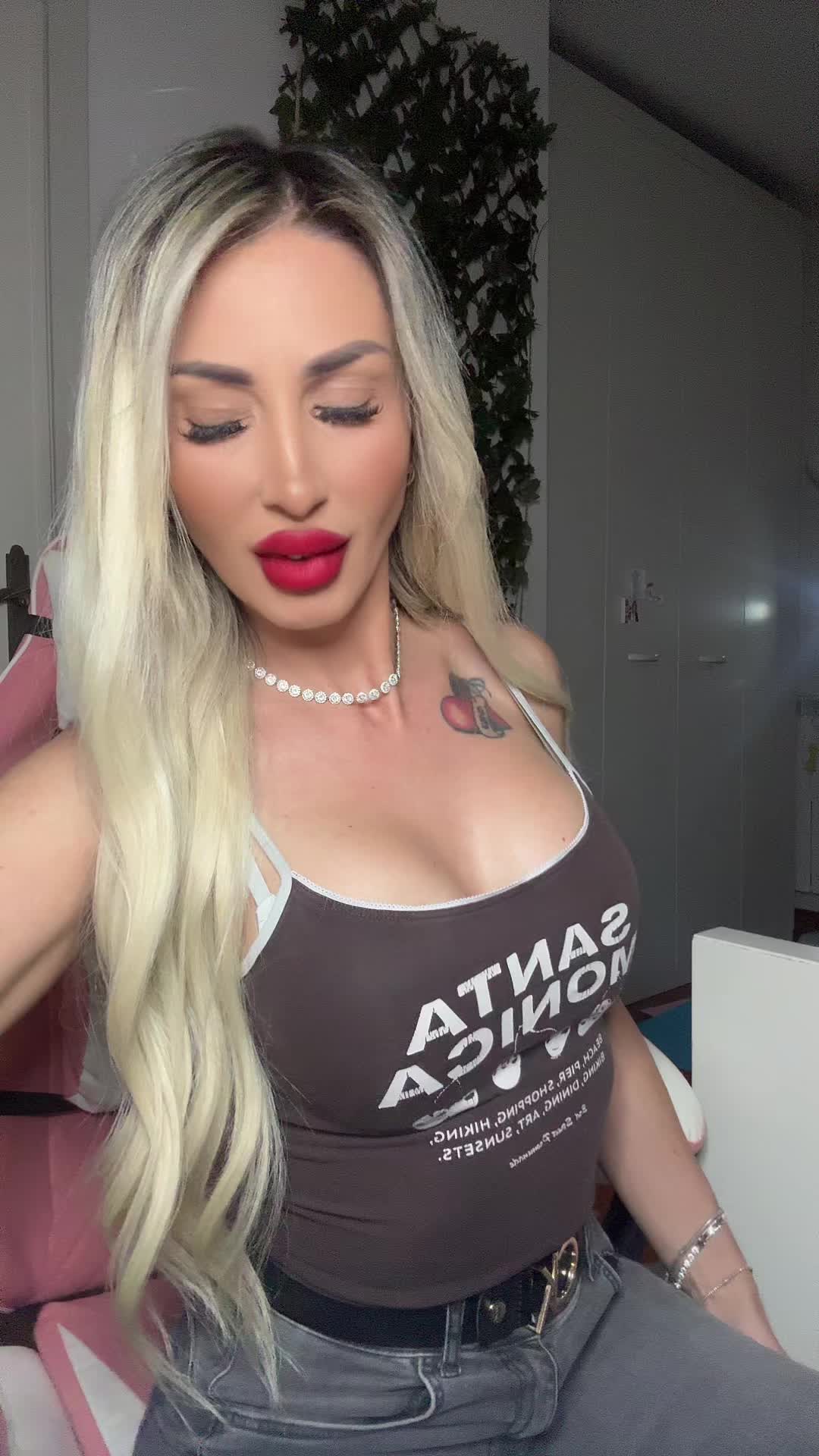 @Alina 🍒
