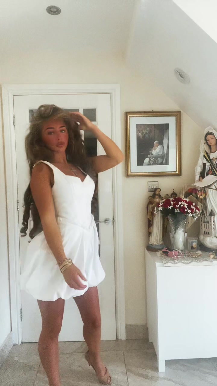 @shakira_doherty_