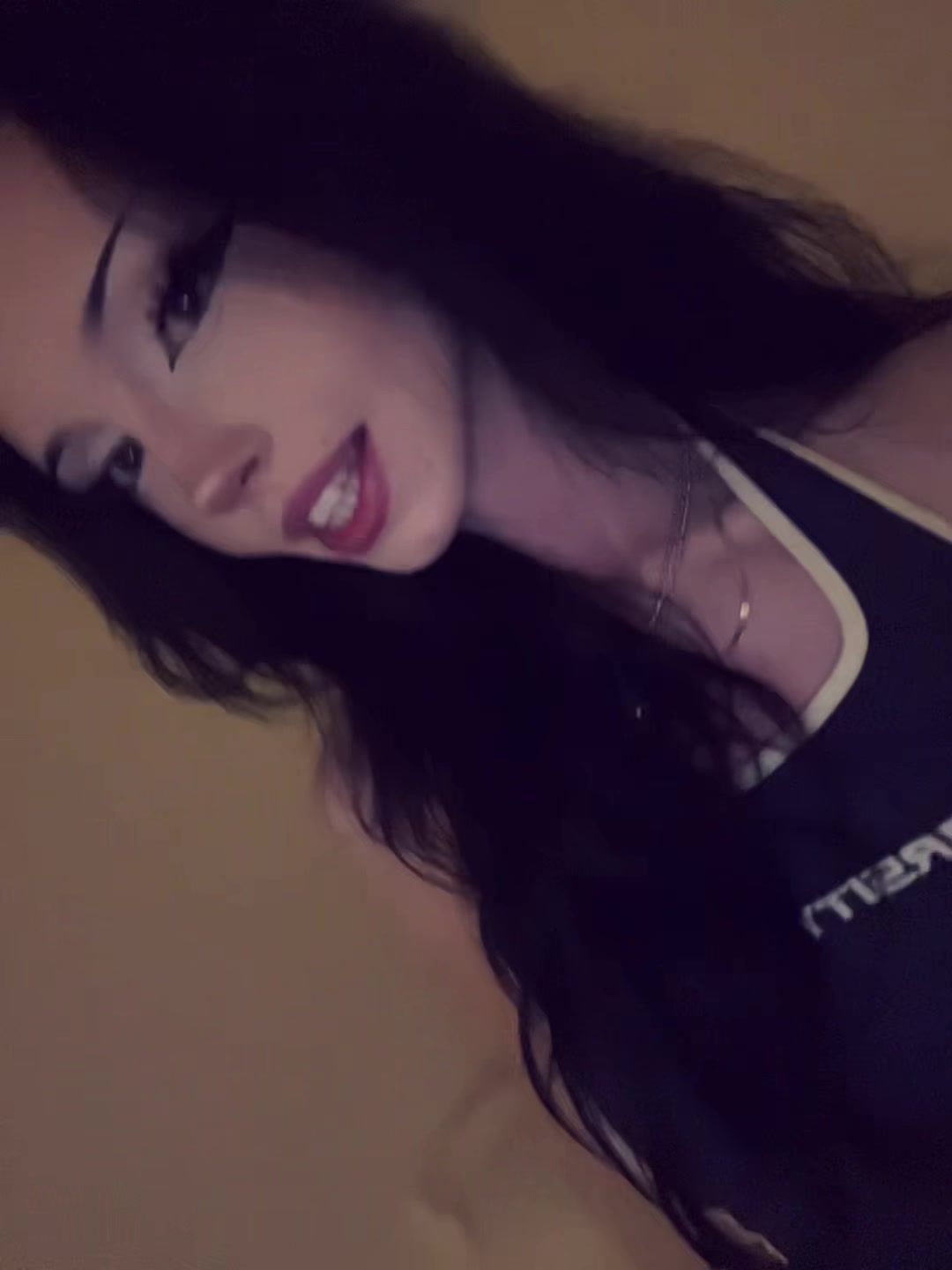 @luv2ellz