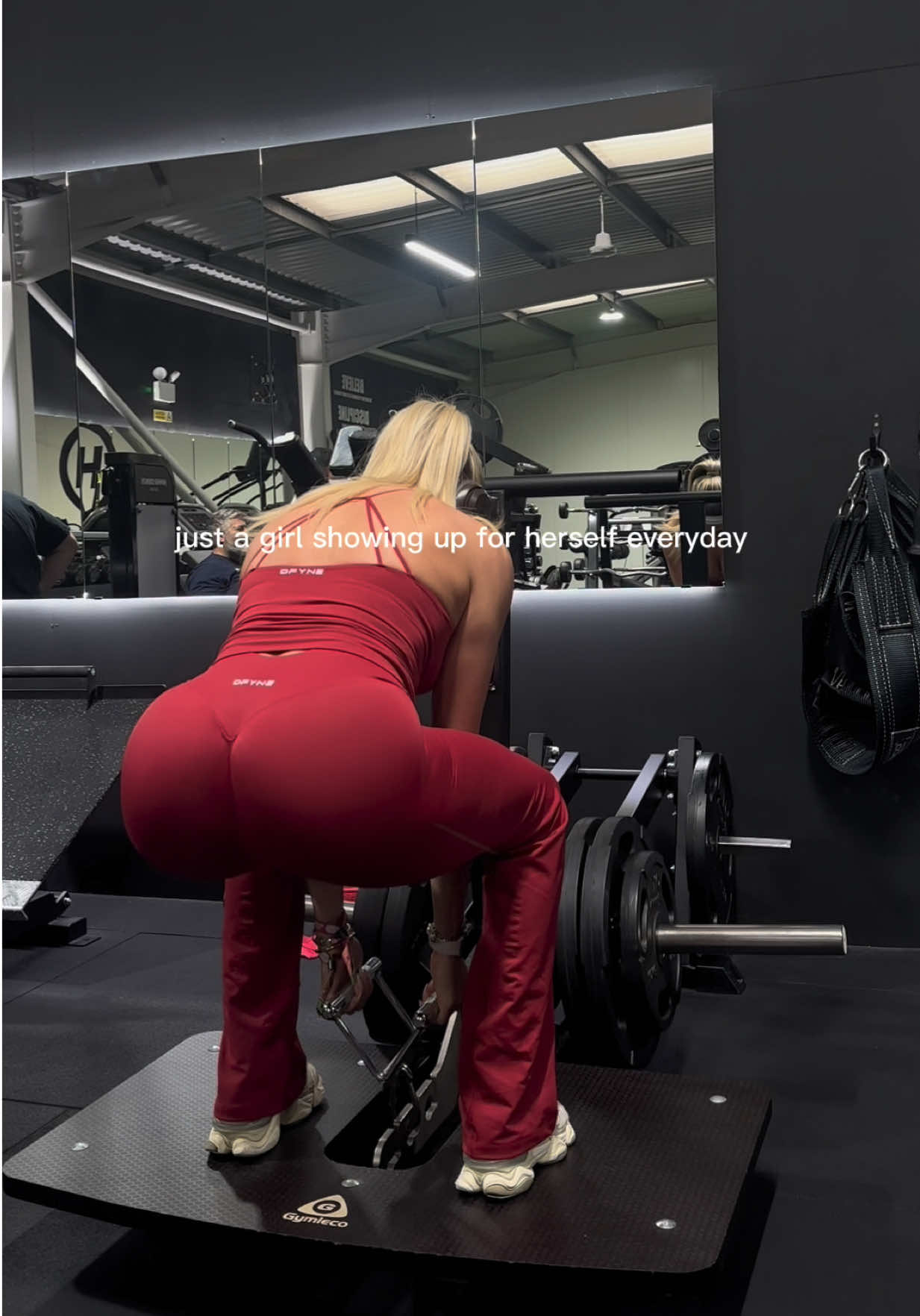 @ellececooper