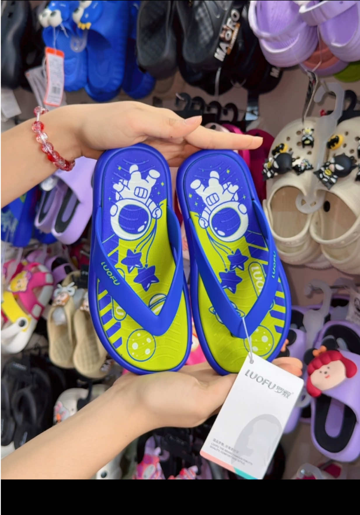 @Cherry Shoe Store
