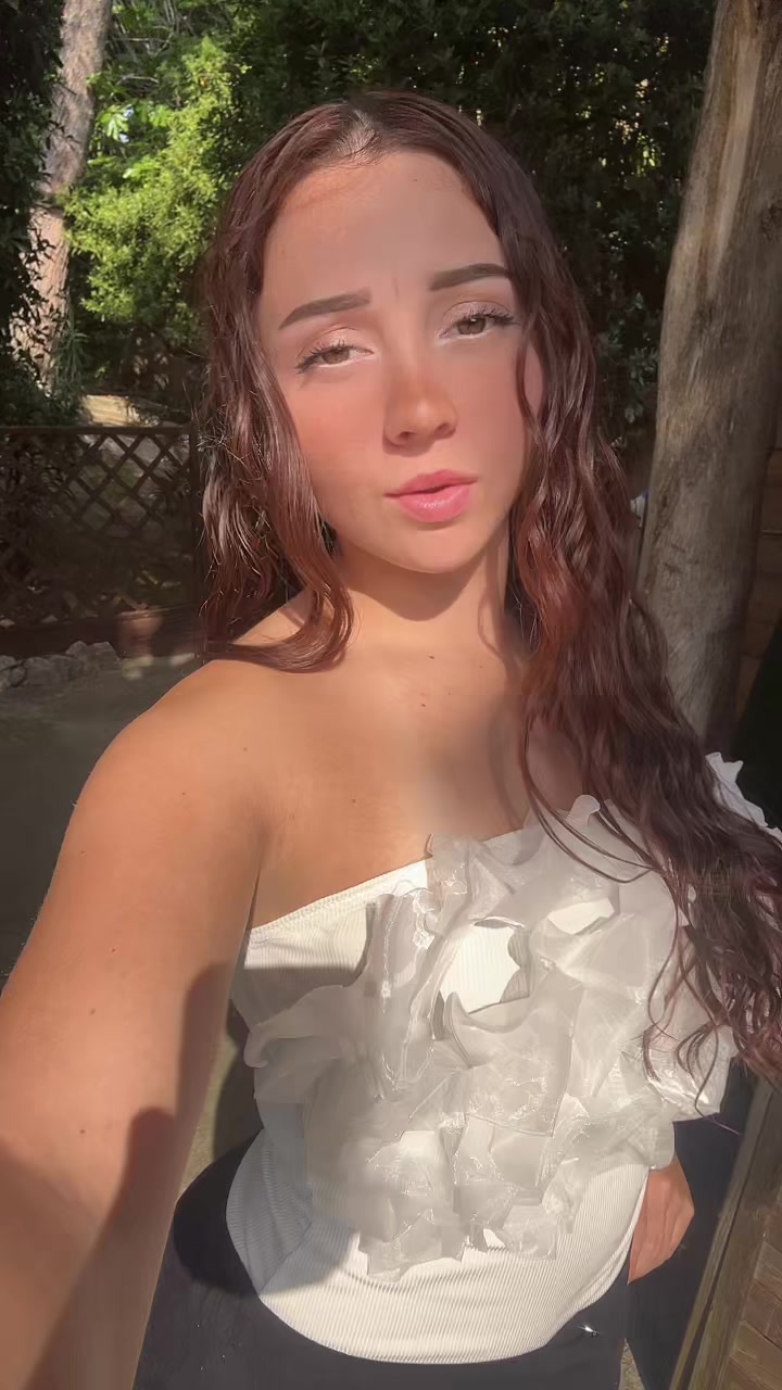 @Coralie05
