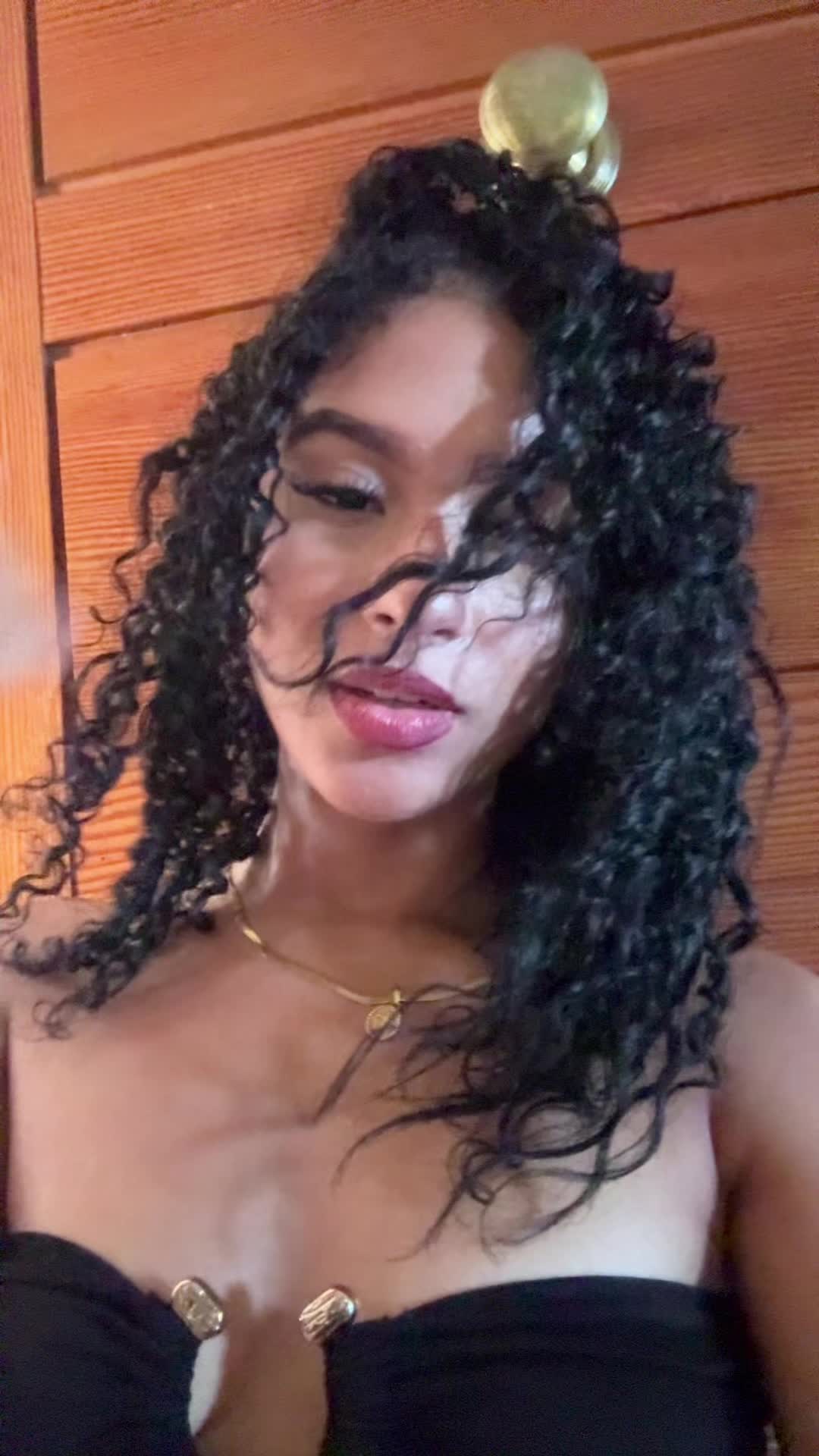 @Zurelys