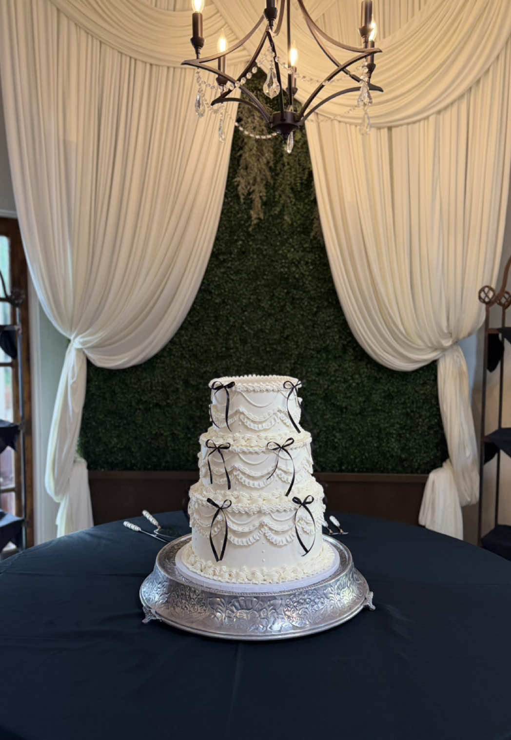 @Cake By Claudia